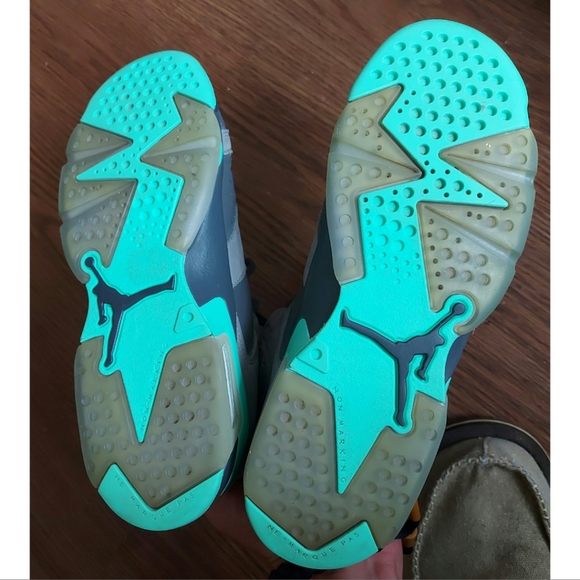 Retro Air Jordan 6 "Green Glow" - Picture 4 of 5